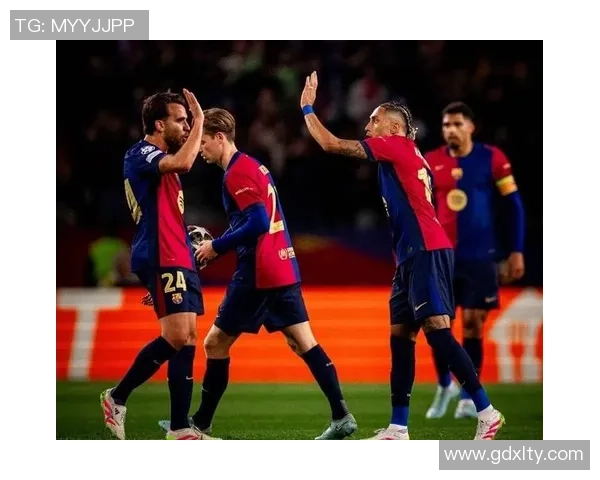 当足球巨星深情拥抱自己那一刻心中的力量与荣耀瞬间爆发 当足球巨星深情拥抱自己那一刻心中的力量与荣耀瞬间爆发