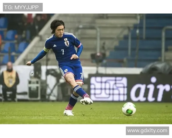 日本足球国家队帅气球星的崛起与未来展望:技艺与魅力并存的足球传奇 日本足球国家队帅气球星的崛起与未来展望:技艺与魅力并存的足球传奇