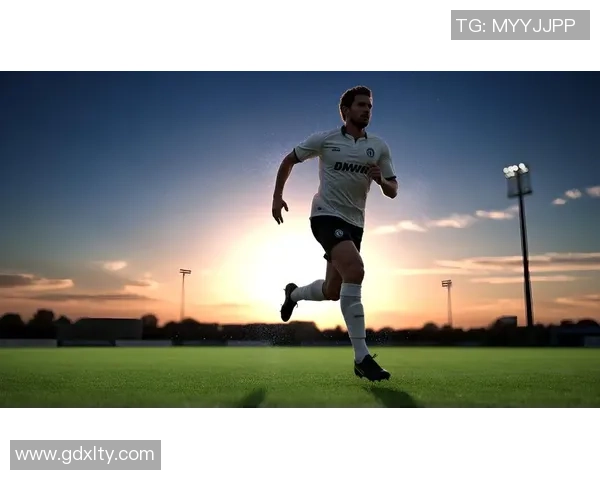 自制足球球星崛起记：从街头到绿茵场的传奇之路